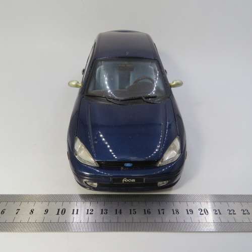 Motor Max Ford Focus ZX3 Model car - Interior repainted - Scale 1/18