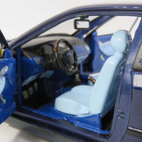 Motor Max Ford Focus ZX3 Model car - Interior repainted - Scale 1/18