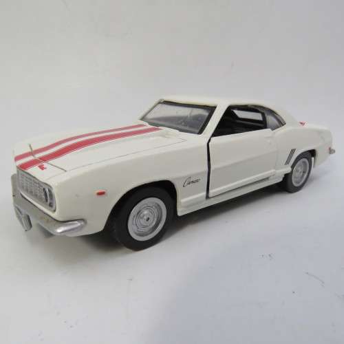 NewRay Speedy Power 1967 Camaro Z28 model car - Scale 1/32 - Pull back action