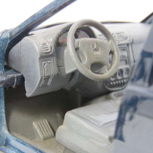 Maisto Mercedes-Benz ML320 die-cast model car - Scale 1/24