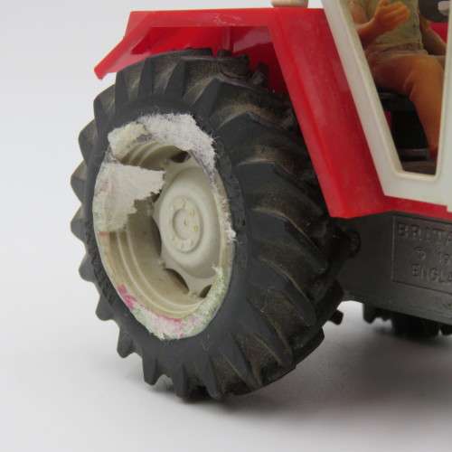 Britain`s Massey Ferguson 2680 die-cast tractor - Scale 1/32