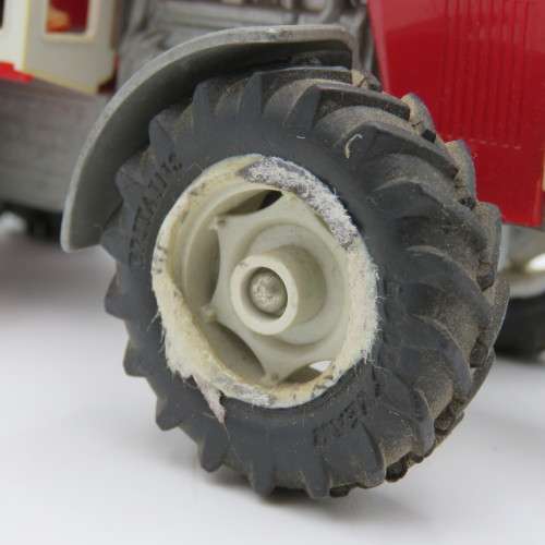 Britain`s Massey Ferguson 2680 die-cast tractor - Scale 1/32