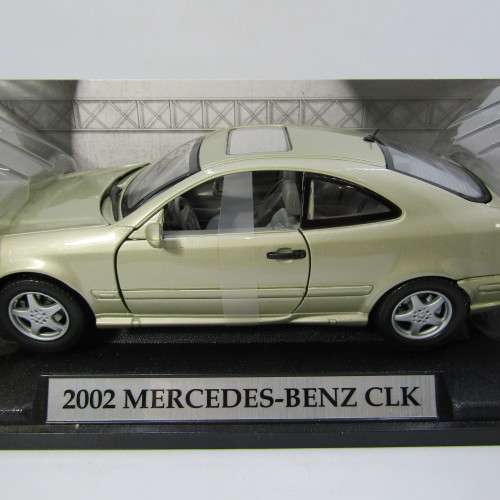 Motor Max 2002 Mercedes-Benz CLK model car in box - scale 1/18