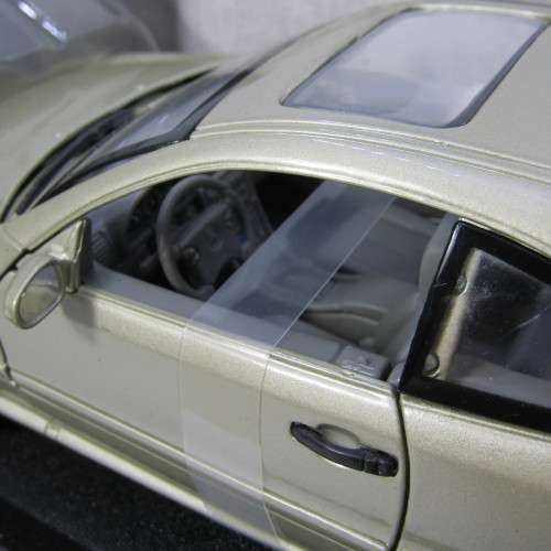Motor Max 2002 Mercedes-Benz CLK model car in box - scale 1/18