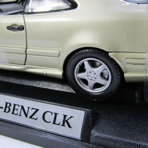 Motor Max 2002 Mercedes-Benz CLK model car in box - scale 1/18