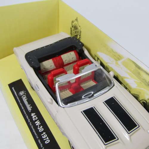 NewRay 1970 Oldsmobile 442 W-30 model car - scale 1/43