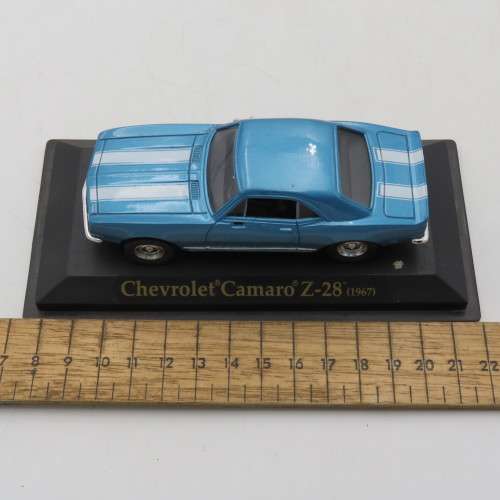 Road Signature 1967 Chevrolet Camaro Z-28 model car - Scale 1/43