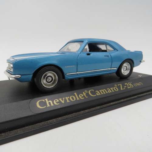 Road Signature 1967 Chevrolet Camaro Z-28 model car - Scale 1/43