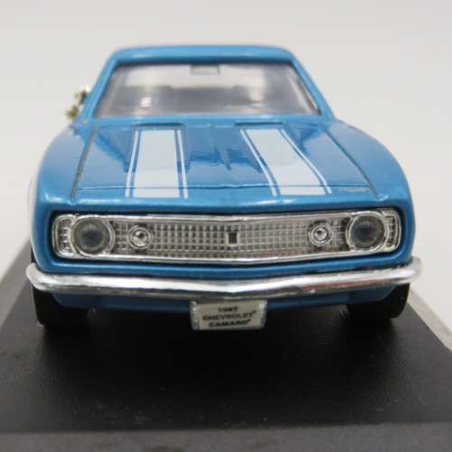Road Signature 1967 Chevrolet Camaro Z-28 model car - Scale 1/43
