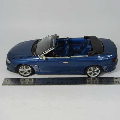 AutoArt Holden Monaco GV8 Coupe model car - interior painted and wheel repaired - scale 1/18