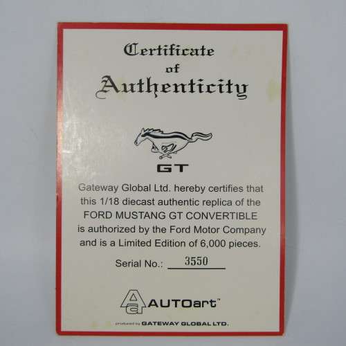 AutoArt Ford Mustang GT Convertible model car with certificate - scale 1/18