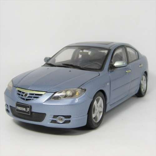 Mondsee 2003 Mazda 3 model car - scale 1/18