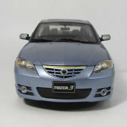 Mondsee 2003 Mazda 3 model car - scale 1/18