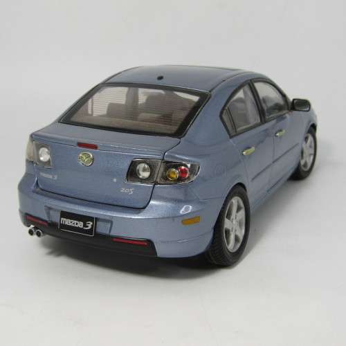 Mondsee 2003 Mazda 3 model car - scale 1/18