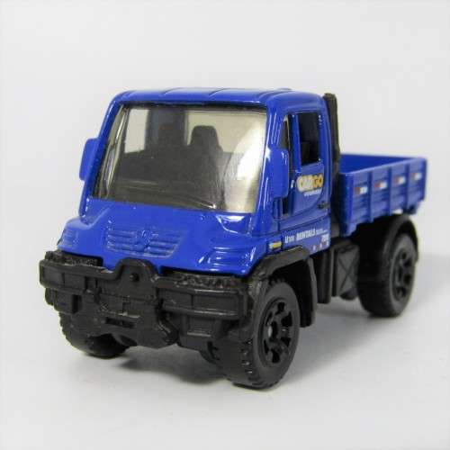 Matchbox 2006 Mercedes-Benz Unimog U300 CarGo couriers truck toy car - scale 1/84