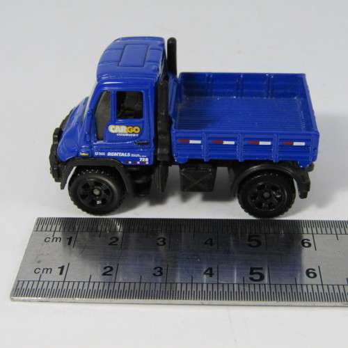 Matchbox 2006 Mercedes-Benz Unimog U300 CarGo couriers truck toy car - scale 1/84