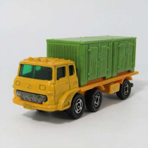 Vintage Tomica #7 Fuso truck series toy car - scale 1/127