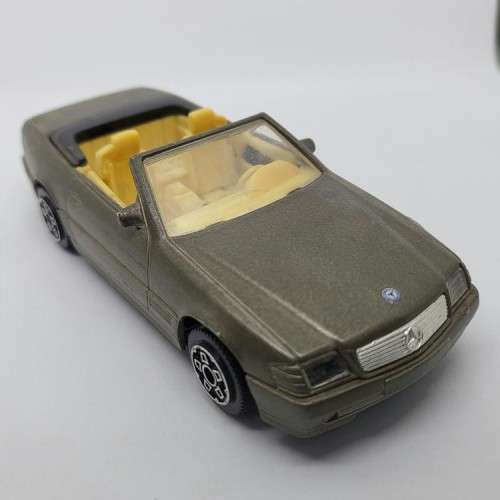 Bburago Mercedes-Benz 300 SE die-cast model car - Scale 1/43