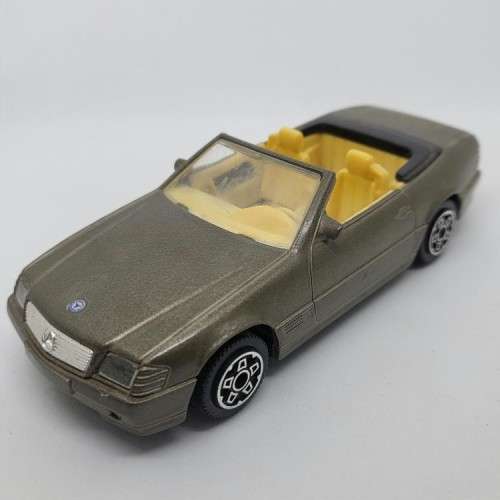 Bburago Mercedes-Benz 300 SE die-cast model car - Scale 1/43