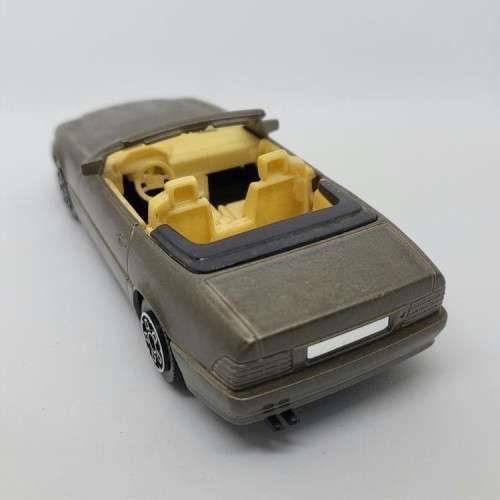 Bburago Mercedes-Benz 300 SE die-cast model car - Scale 1/43