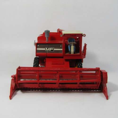 Britain`s Ltd. Massey-Ferguson 760 combine harvester model - scale 1/32
