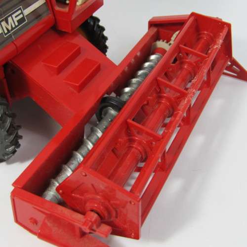 Britain`s Ltd. Massey-Ferguson 760 combine harvester model - scale 1/32