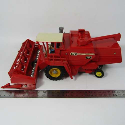 Britain`s Ltd. Massey-Ferguson 760 combine harvester model - scale 1/32
