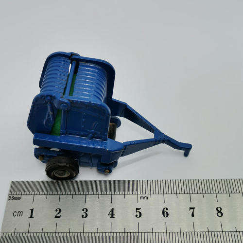 ERTL Ford TW-35 tractor with baler - scale 1/64