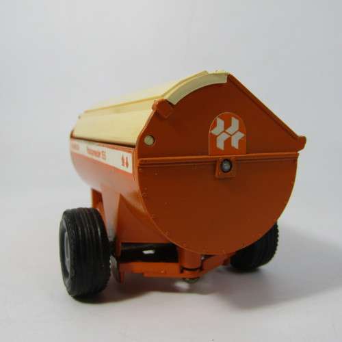 Britains Howard Rotaspreader 155 die-cast farming trailer - scale 1/32