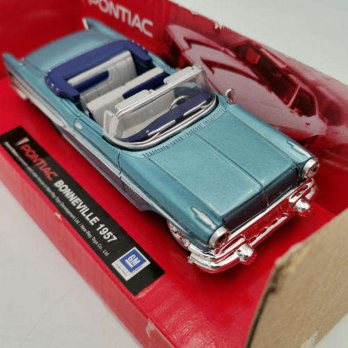 NewRay 1957 Pontiac Bonneville die-cast model car - scale 1/43