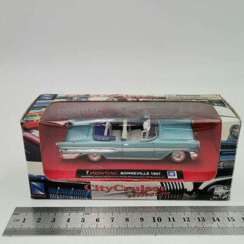 NewRay 1957 Pontiac Bonneville die-cast model car - scale 1/43