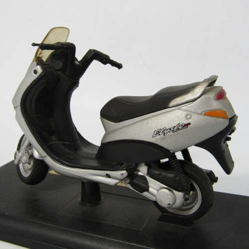 Maisto Peugeot Elyseo model motorcycle - scale 1/18