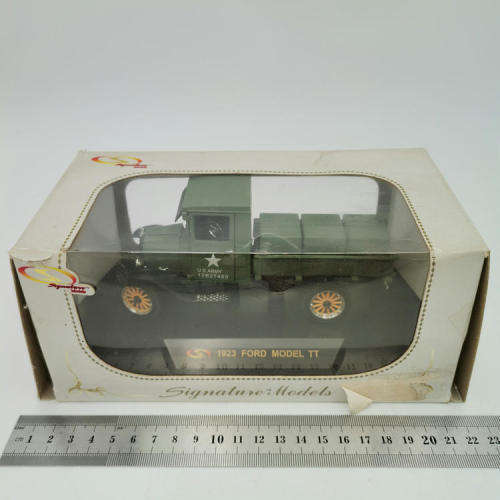 Signature models 1923 Ford Model TT US Army die-cast model car in box