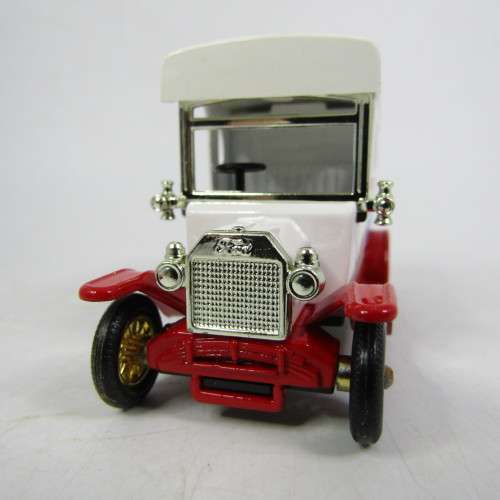 Lledo 1920 Ford Model T van - Kleenex travel tissues promotional model car in box