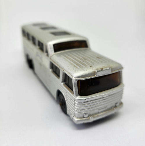 Days Gone Lledo DG23 Greyhound bus die-cast model car