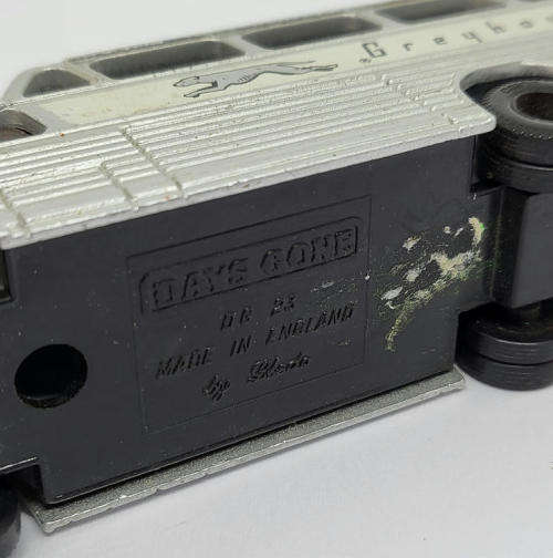 Days Gone Lledo DG23 Greyhound bus die-cast model car