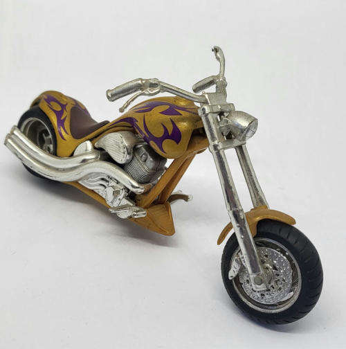 Maisto Custom chopper die-cast motorcycle model