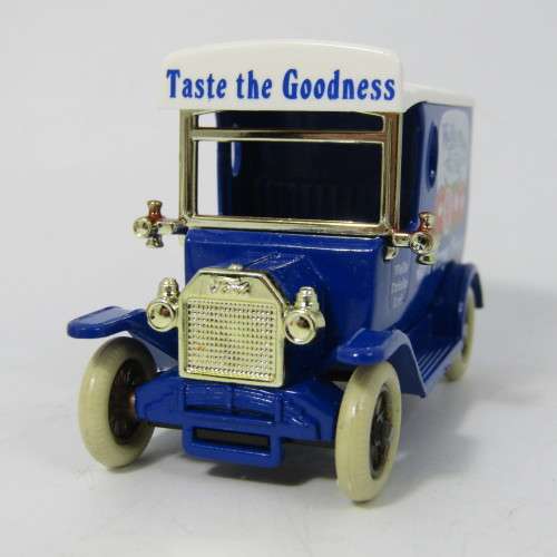 Lledo 1920 Ford Model T van - Wells Drinks Ltd. promotional model car in box