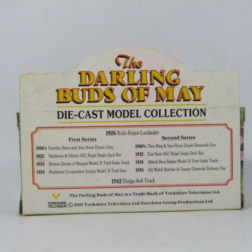 Lledo 1920 Ford Model T van - Warburton`s Family Bakers promotional model car in box