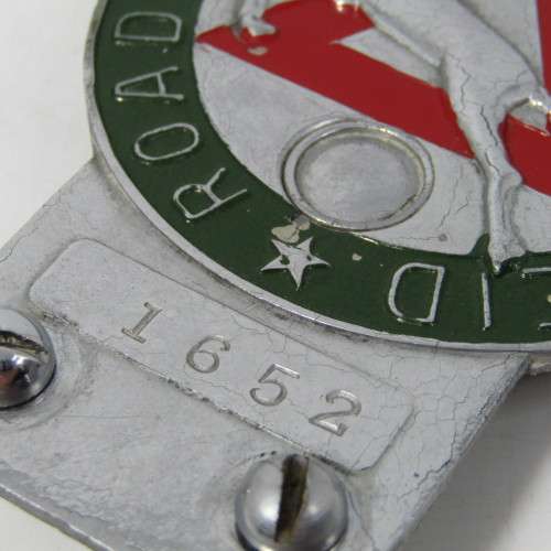 Vintage Road Safety car badge No. 1652 (Issued to Van Riebeeck?)