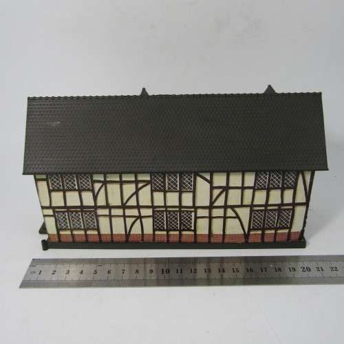 Model Railway Lima paper building with plastic base & roof