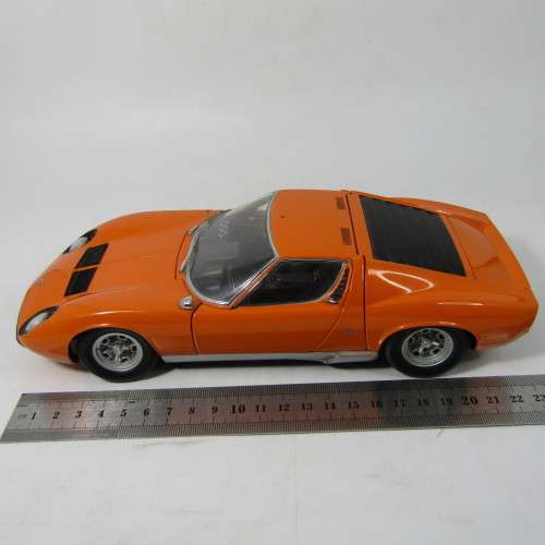 Kyoshu Lamborghini Miura P400 SV die-cast model car - scale 1/18