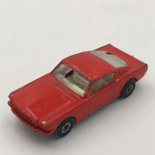 Lesney Matchbox No. 8 Superfast Mustang die - cast toy - damage windows