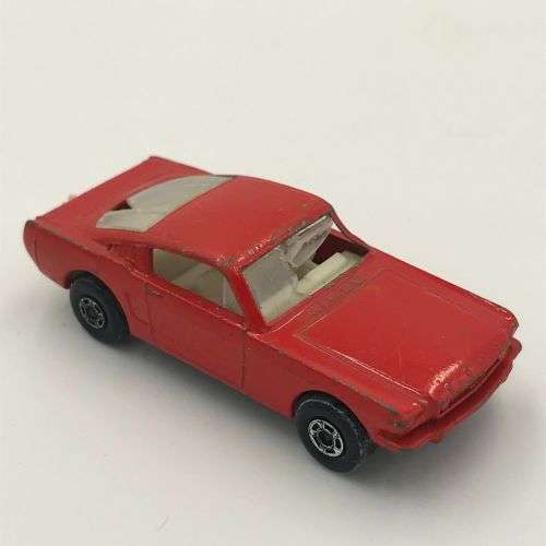 Lesney Matchbox No. 8 Superfast Mustang die - cast toy - damage windows