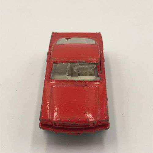 Lesney Matchbox No. 8 Superfast Mustang die - cast toy - damage windows