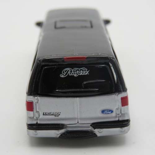 Maisto Playerz Ford Excursion limousine toy car - scale 1/64