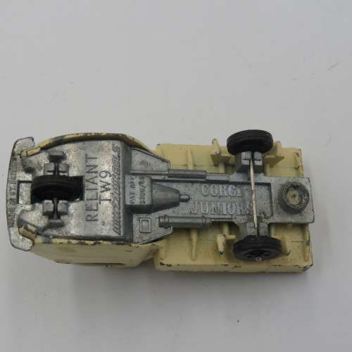 Corgi Juniors Whizzwheels Reliant TW9 toy car - Windscreen broken