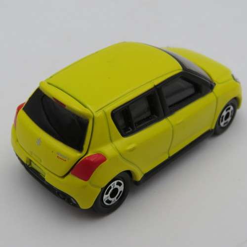 Tomica #61 Suzuki Switch Sport die-cast toy car opening rear - scale 1/60