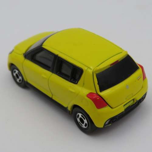 Tomica #61 Suzuki Switch Sport die-cast toy car opening rear - scale 1/60