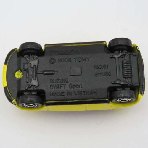 Tomica #61 Suzuki Switch Sport die-cast toy car opening rear - scale 1/60